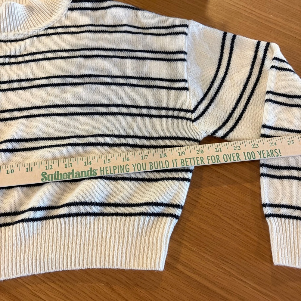 H&M Cream and Black Striped Cropped Sweater - Picture 5 of 7